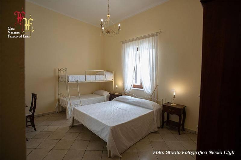 Casa Vacanze - Franco Ed Enza San Gregorio Magno Exterior foto